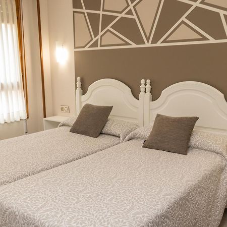 Hotel Plaza Onís Εξωτερικό φωτογραφία
