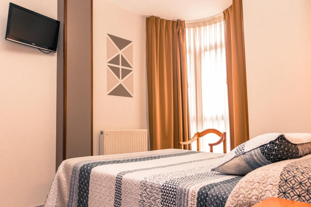 Hotel Plaza Onís Εξωτερικό φωτογραφία