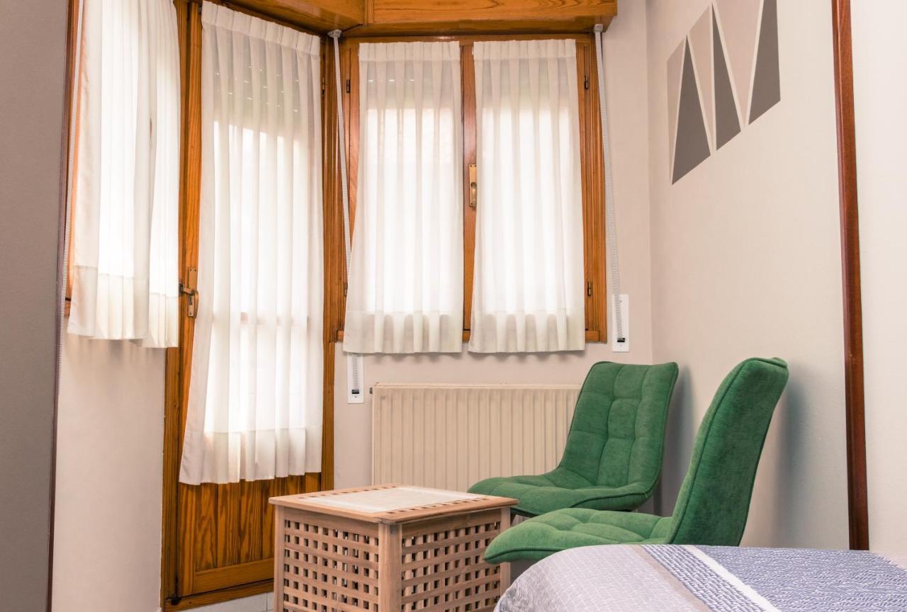 Hotel Plaza Onís Εξωτερικό φωτογραφία