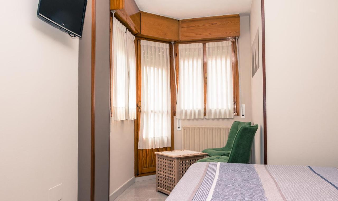 Hotel Plaza Onís Εξωτερικό φωτογραφία