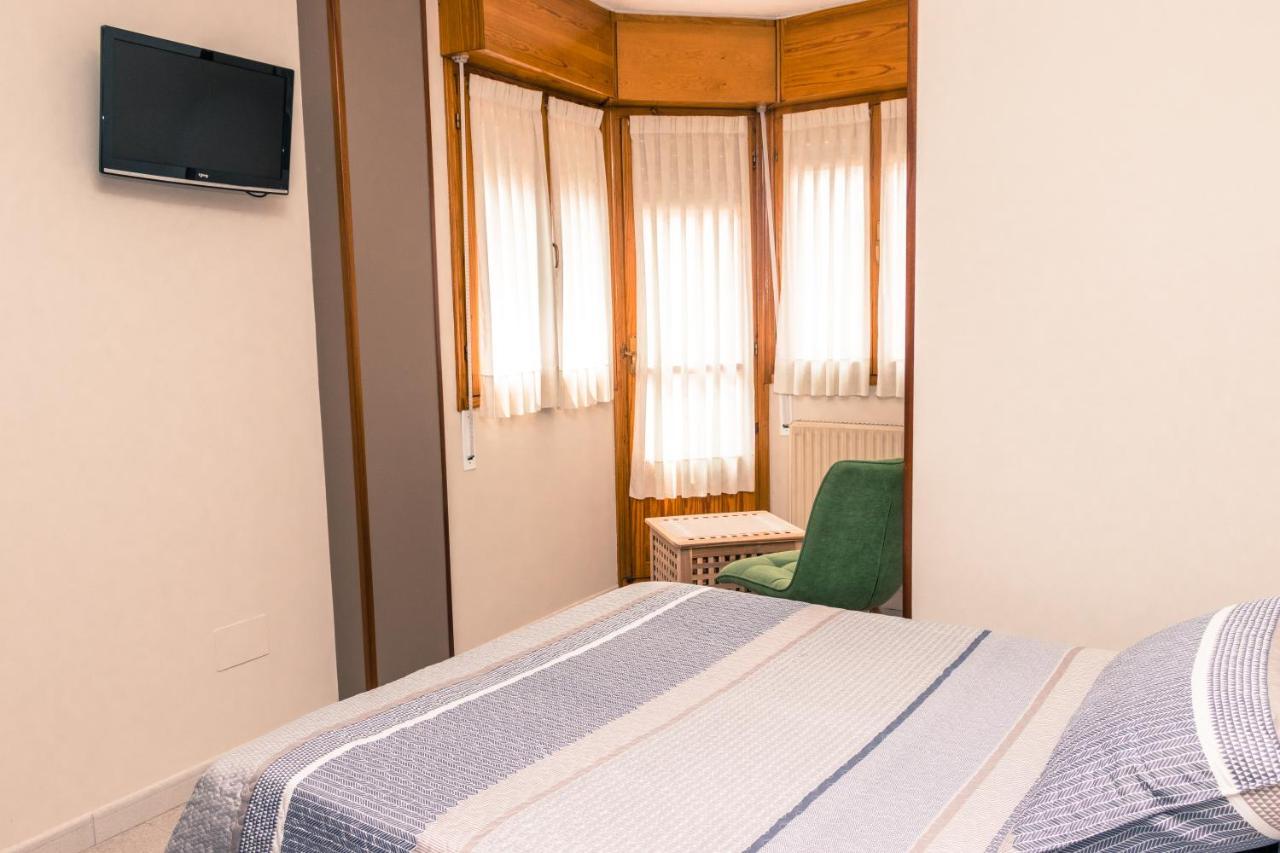 Hotel Plaza Onís Εξωτερικό φωτογραφία