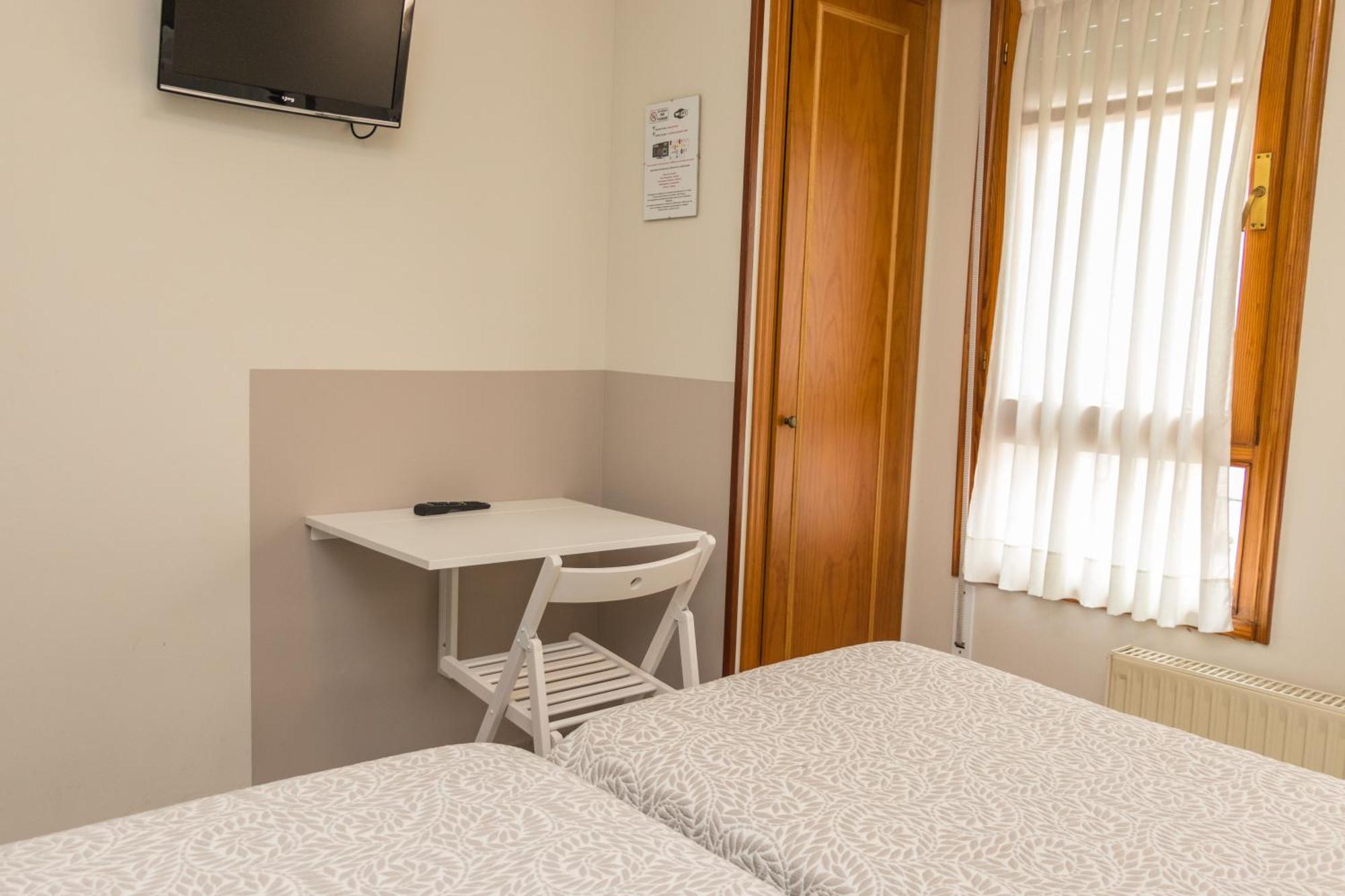 Hotel Plaza Onís Εξωτερικό φωτογραφία