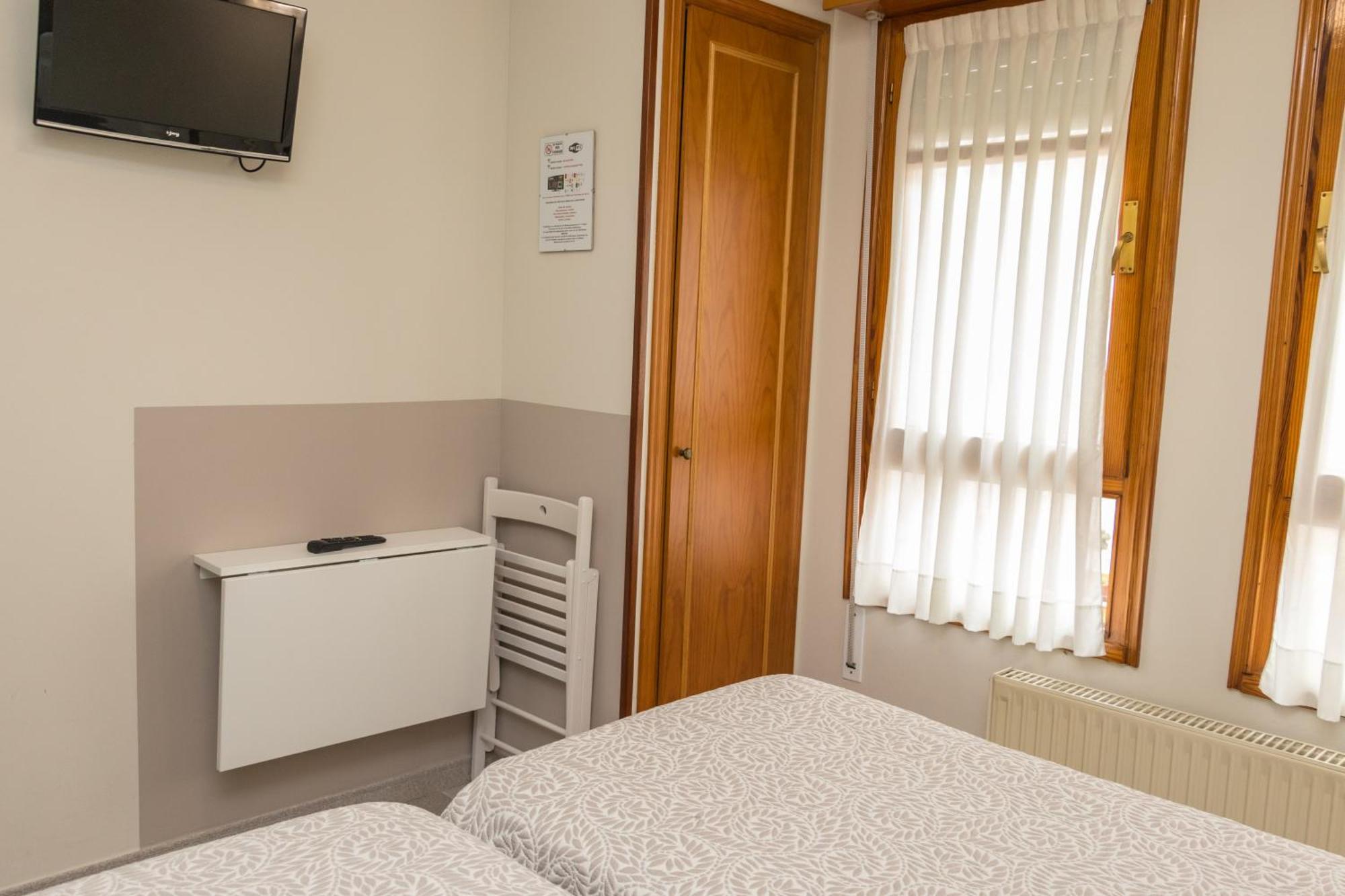Hotel Plaza Onís Εξωτερικό φωτογραφία