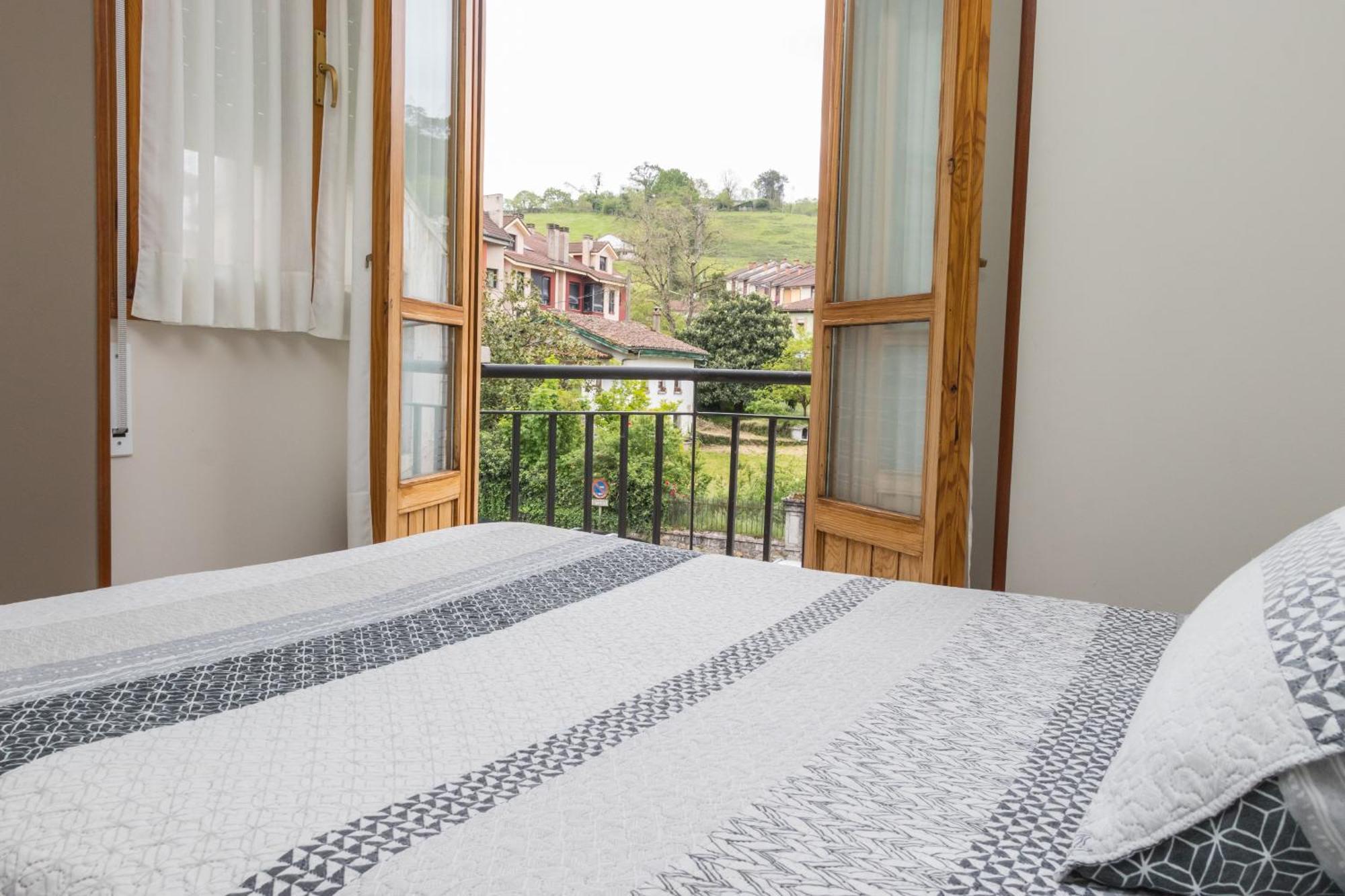 Hotel Plaza Onís Εξωτερικό φωτογραφία
