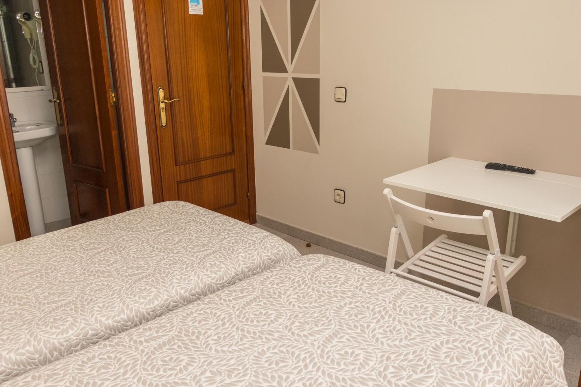 Hotel Plaza Onís Εξωτερικό φωτογραφία