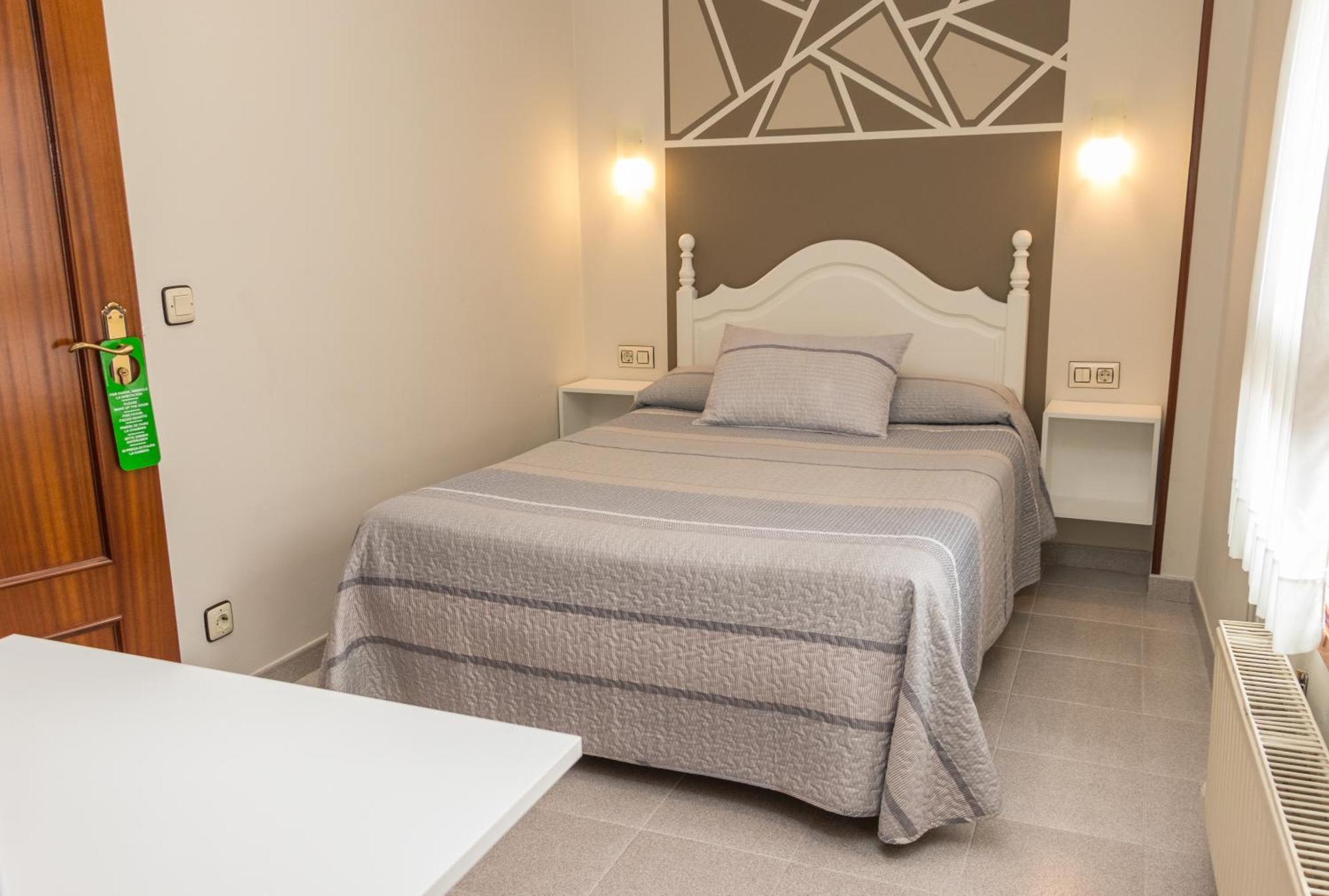 Hotel Plaza Onís Εξωτερικό φωτογραφία