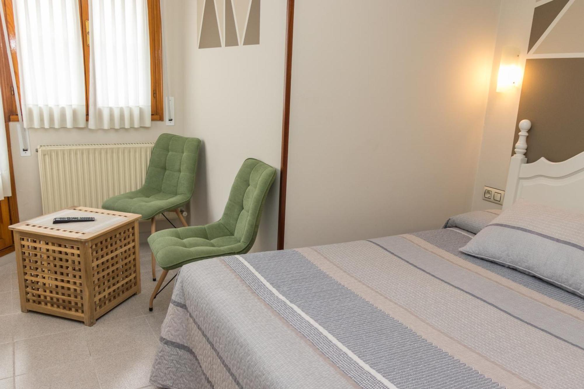 Hotel Plaza Onís Εξωτερικό φωτογραφία
