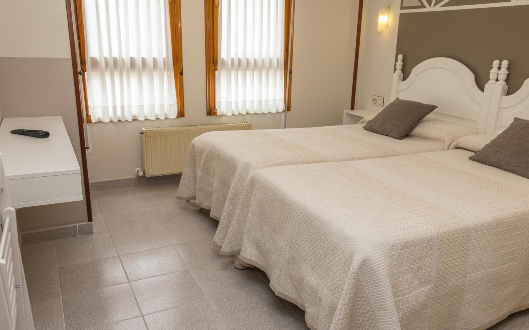 Hotel Plaza Onís Εξωτερικό φωτογραφία