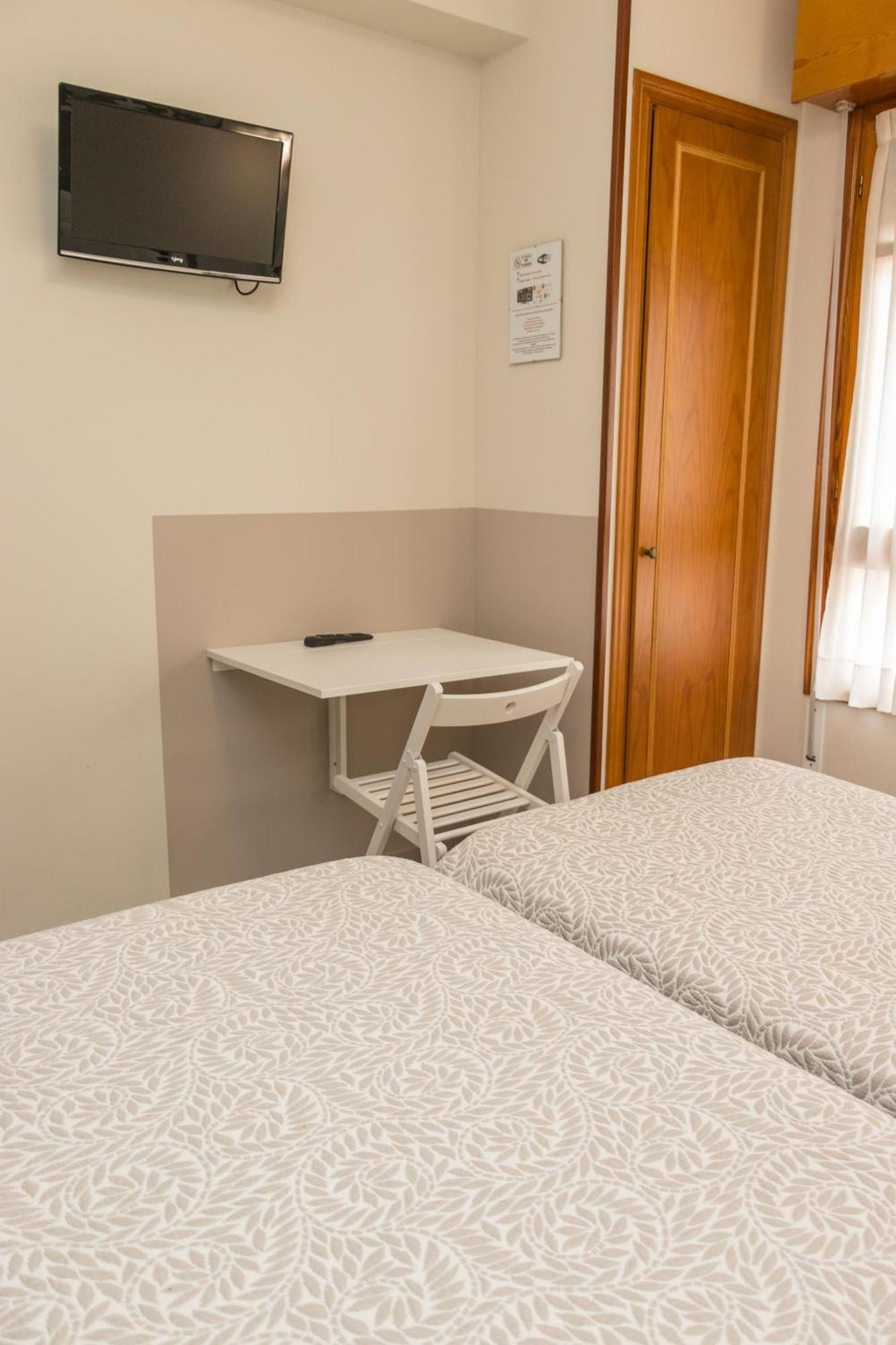 Hotel Plaza Onís Εξωτερικό φωτογραφία