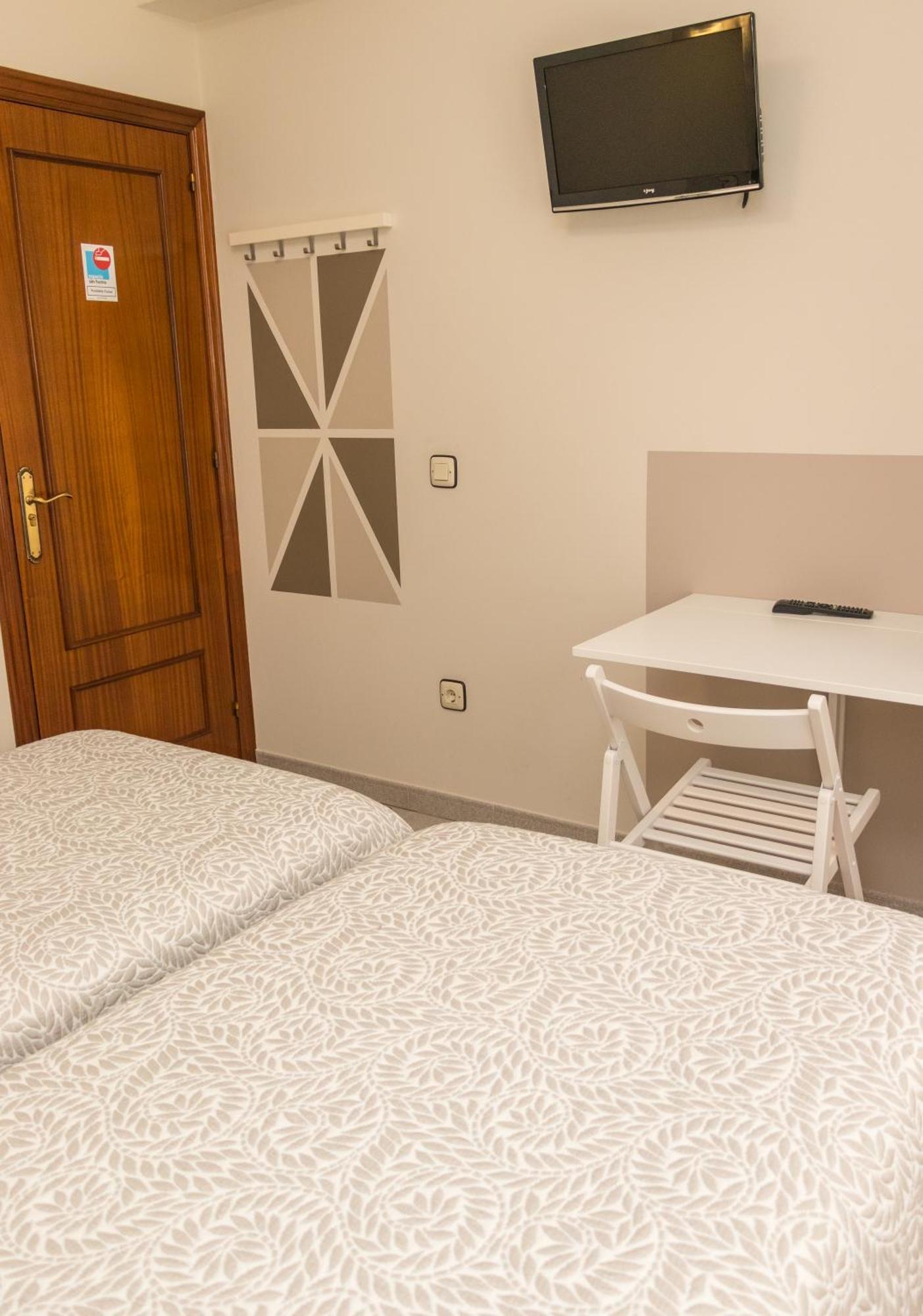 Hotel Plaza Onís Εξωτερικό φωτογραφία