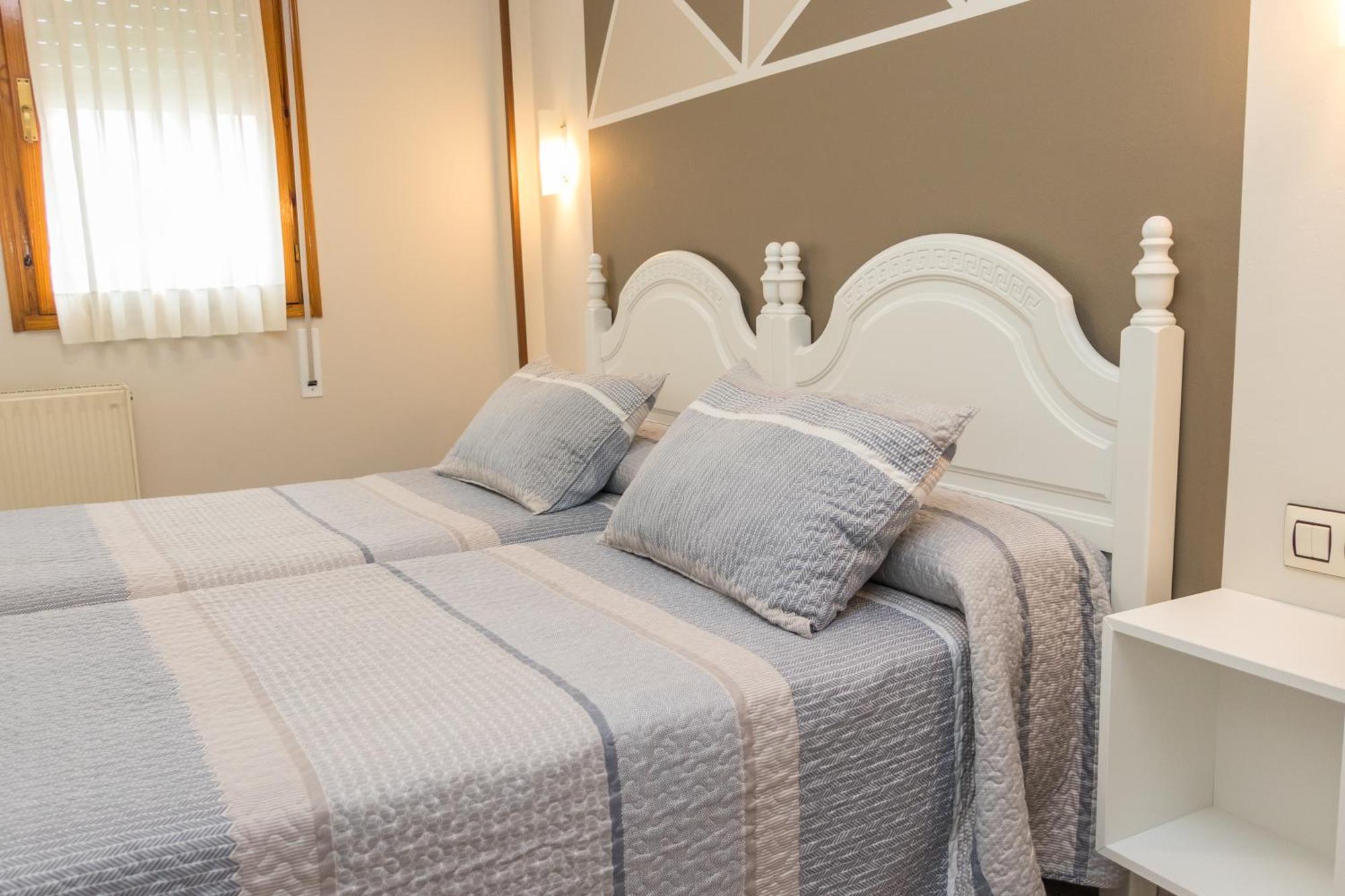 Hotel Plaza Onís Εξωτερικό φωτογραφία
