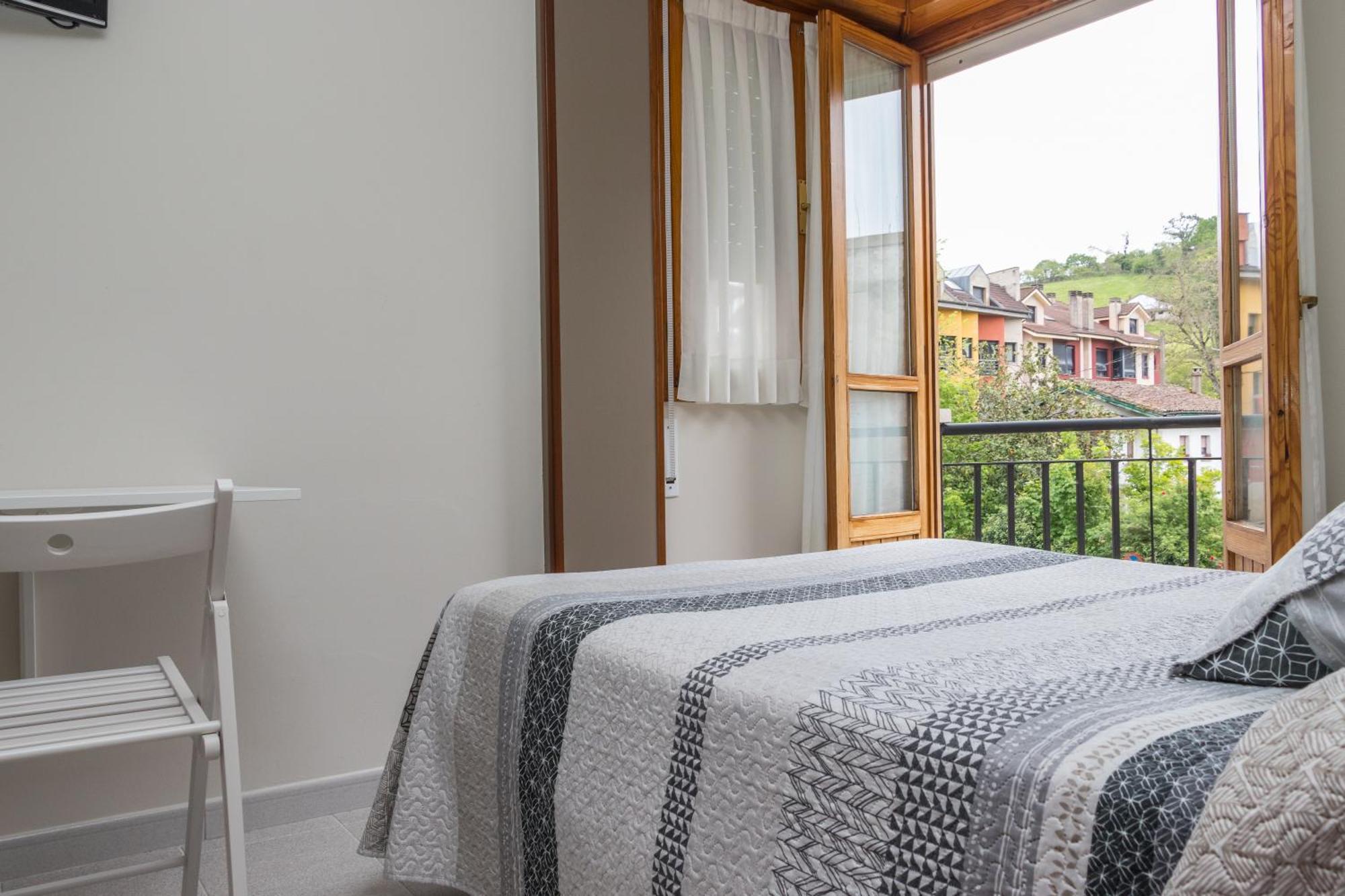 Hotel Plaza Onís Εξωτερικό φωτογραφία